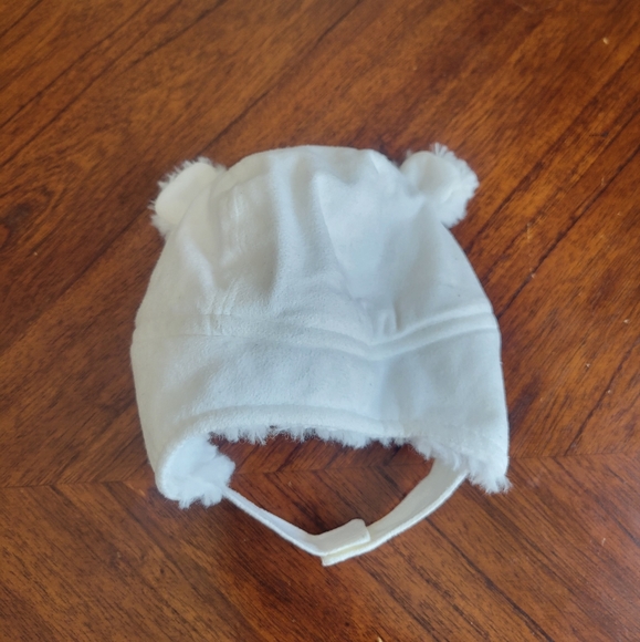 Infant Hat!🤍 Size 0-6 Months!🐻‍❄️ NWOT. - Picture 2 of 5